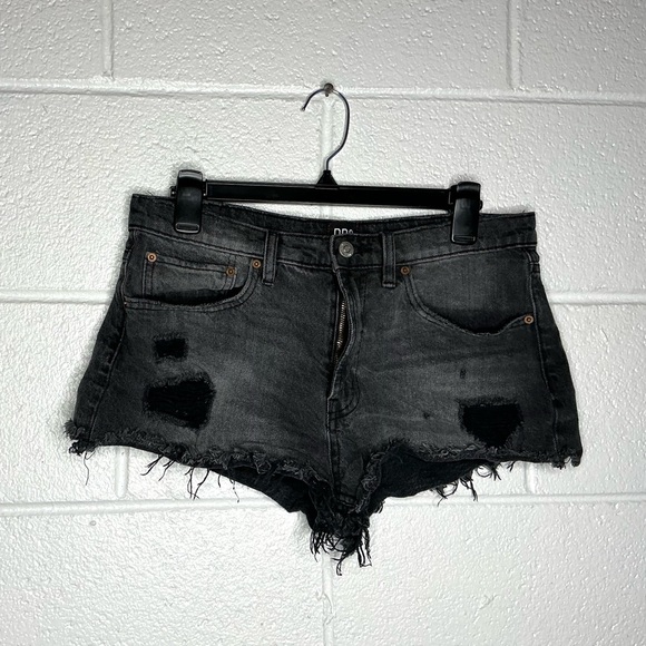 BDG Pants - < BDG Essential Mid-Rise Black Distressed Denim Shorts >